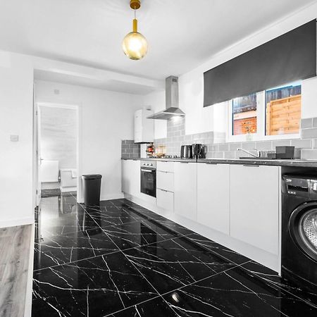 Modern Apartment - Cradley Heath - Top Rated - Netflix - Wifi - 1Mh Smethwick Eksteriør billede