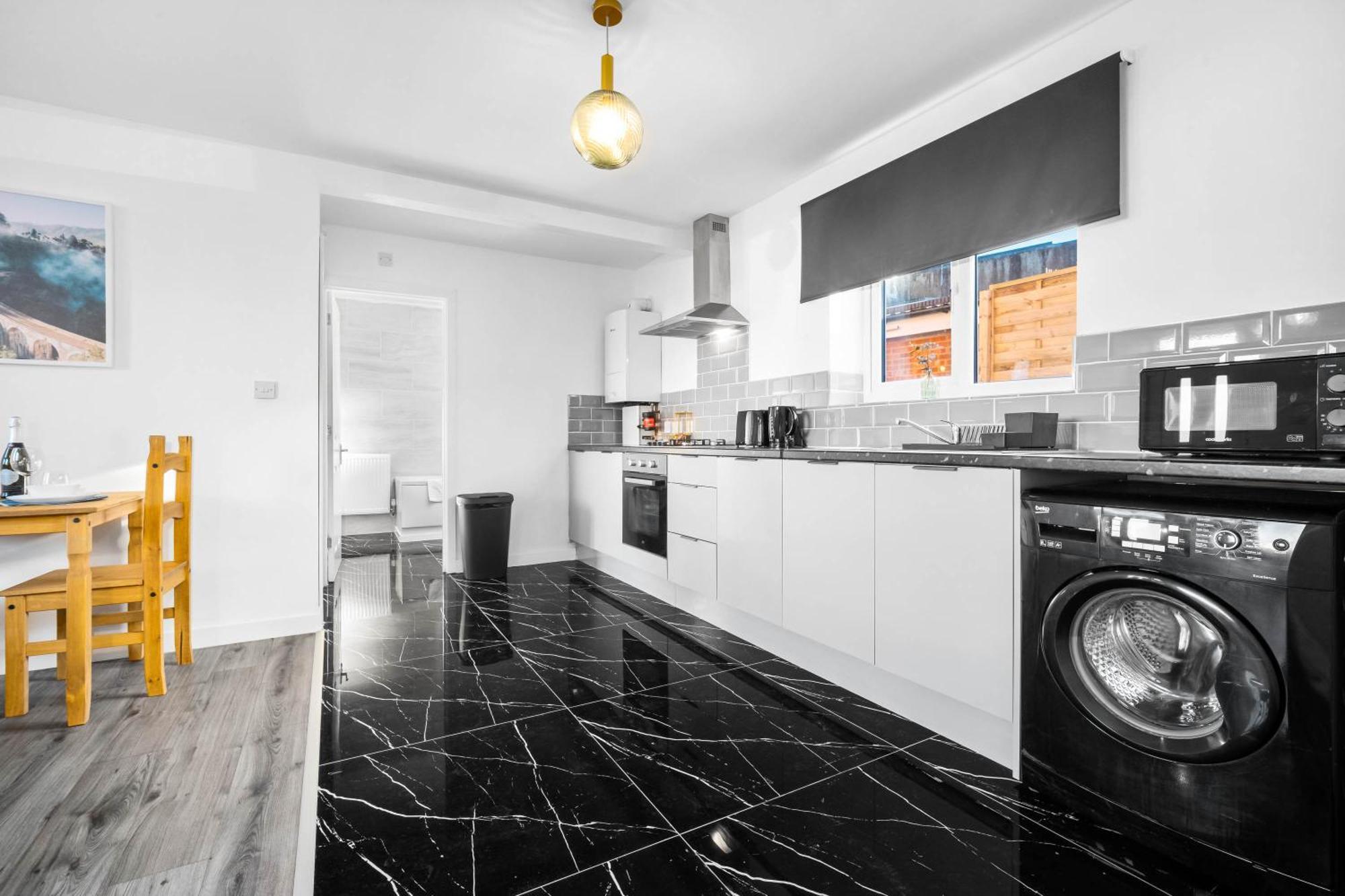 Modern Apartment - Cradley Heath - Top Rated - Netflix - Wifi - 1Mh Smethwick Eksteriør billede