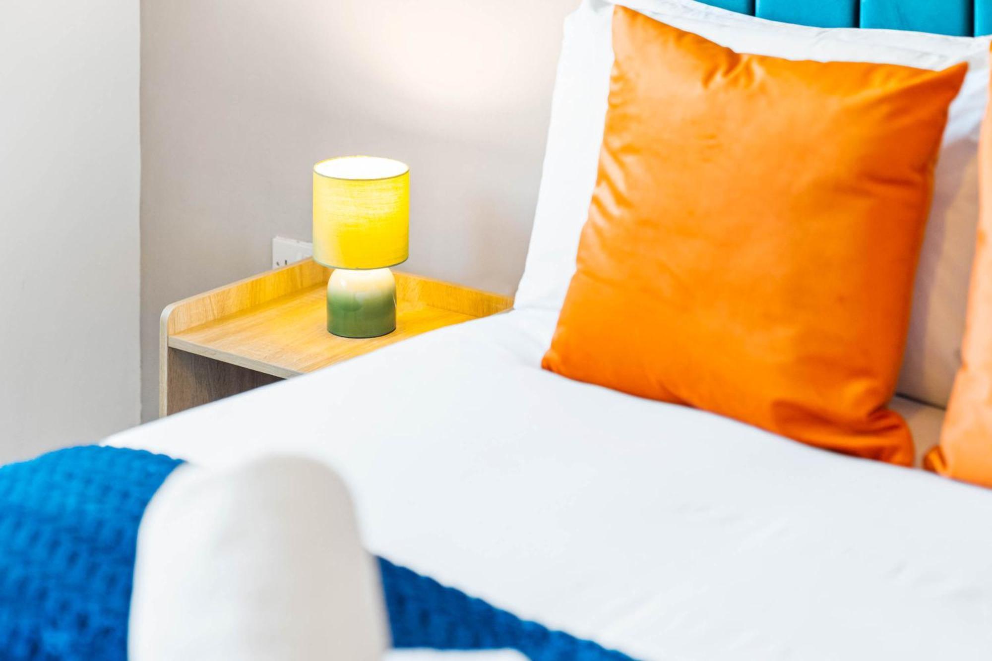 Modern Apartment - Cradley Heath - Top Rated - Netflix - Wifi - 1Mh Smethwick Eksteriør billede